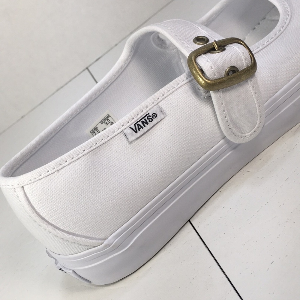 NWOT Vans Mary Jane Sport Pumps in White Women’s 9 - Picture 6 of 9